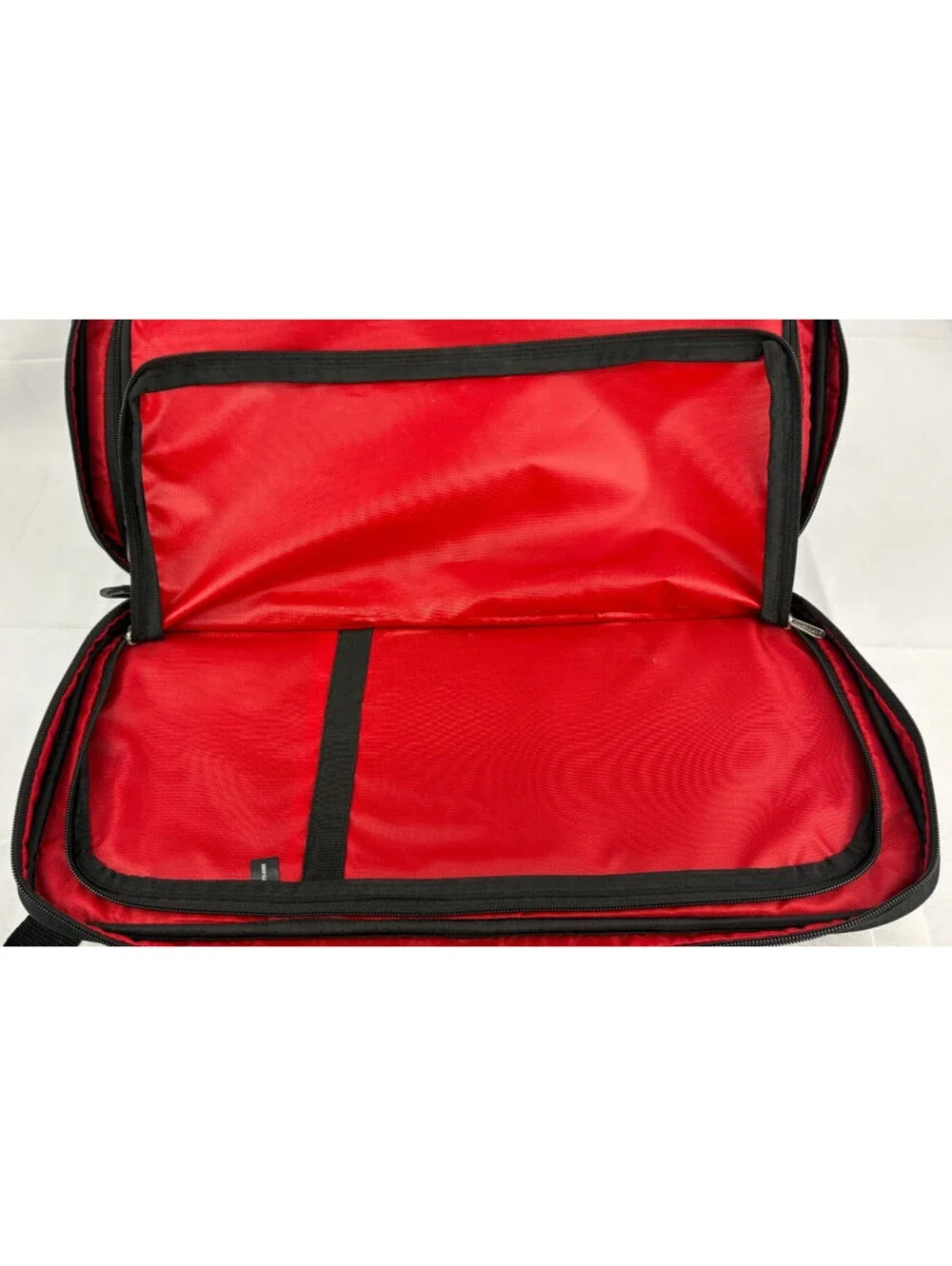 Mercer Culinary 21-Pocket Triple Zip Black Knife Carrying Case